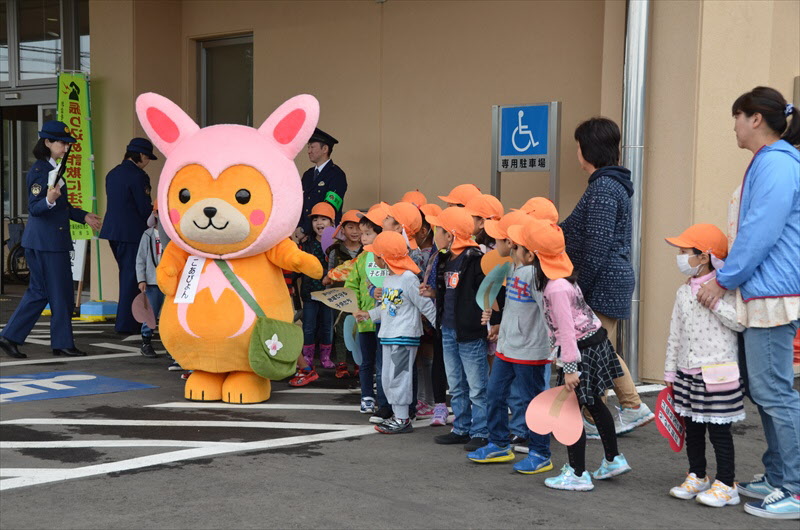 北秋田警察署一日署員になったこあぴょんの写真